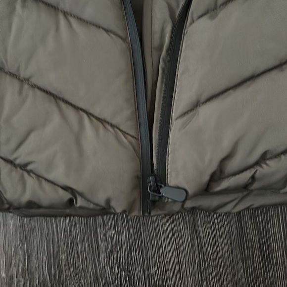 Zara Women's Puffer Vest in Olive - Picture 6 of 10